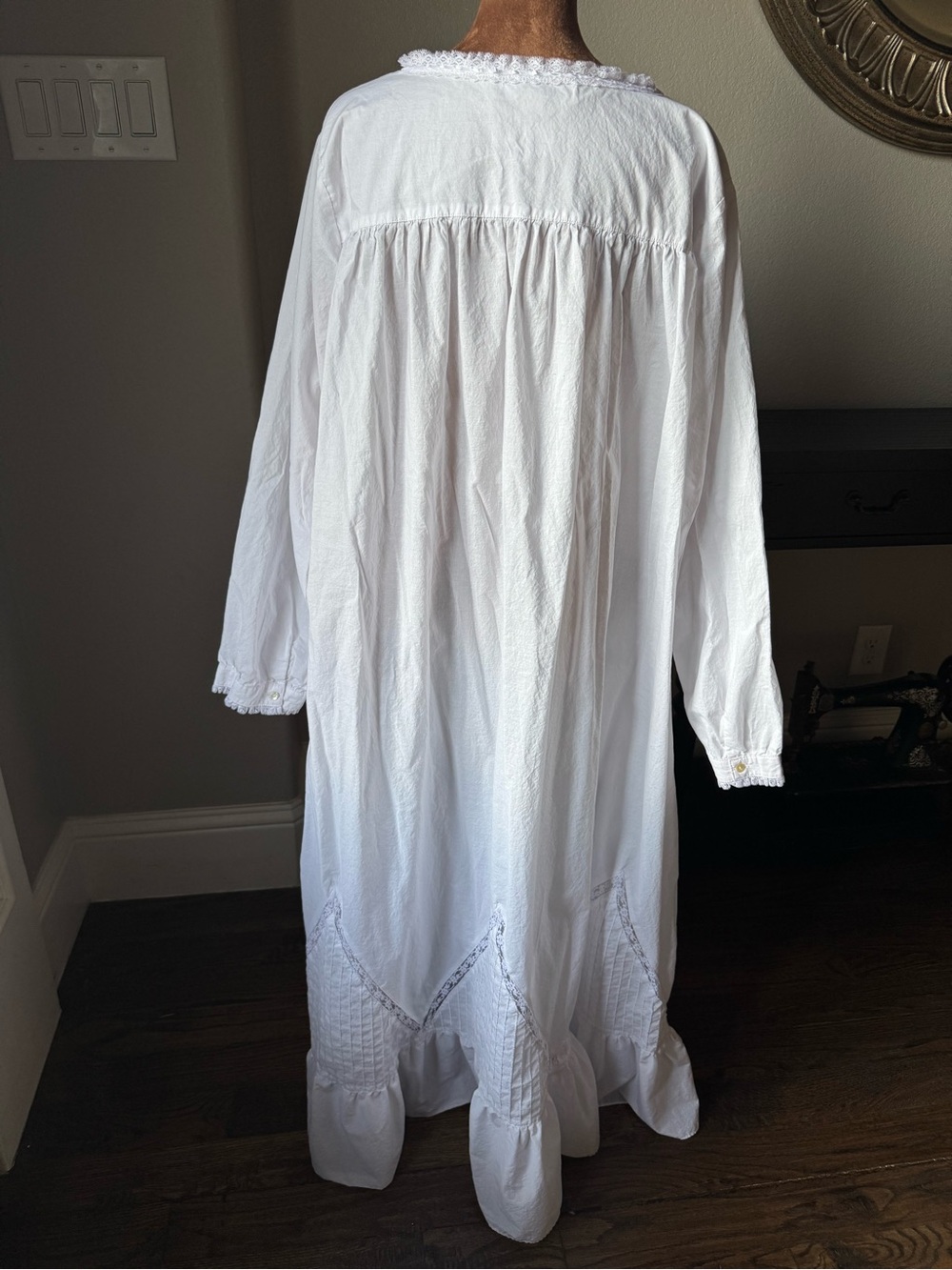 Eileen West Moonlight Sonata 2X Pale Lilac Cotton Lace Ruffle Nightgown - Picture 10 of 16